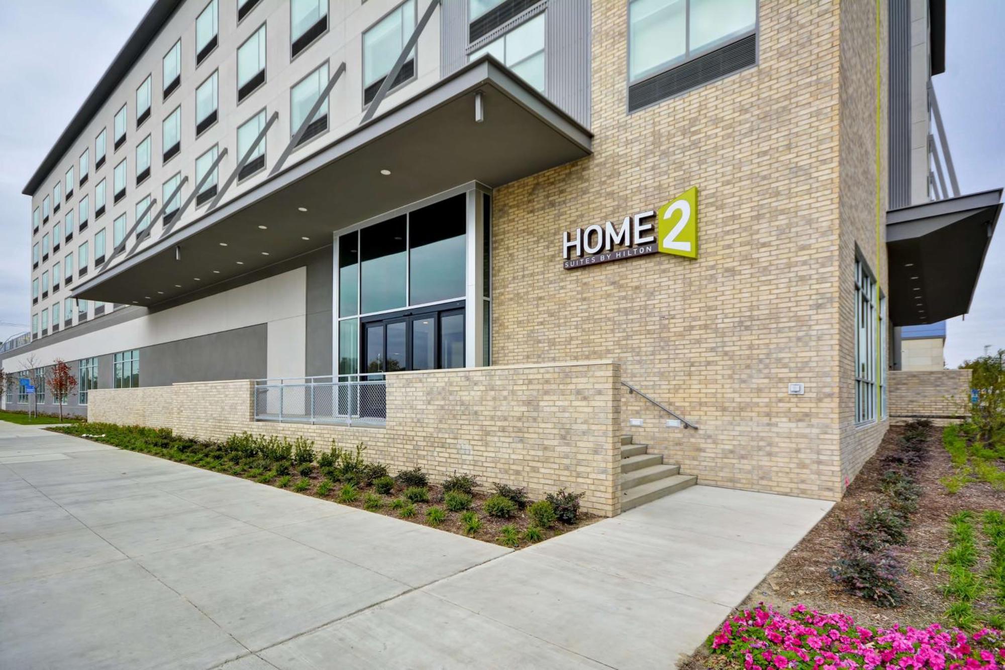 Home2 Suites By Hilton Dallas Downtown At Baylor Scott & White Exterior photo